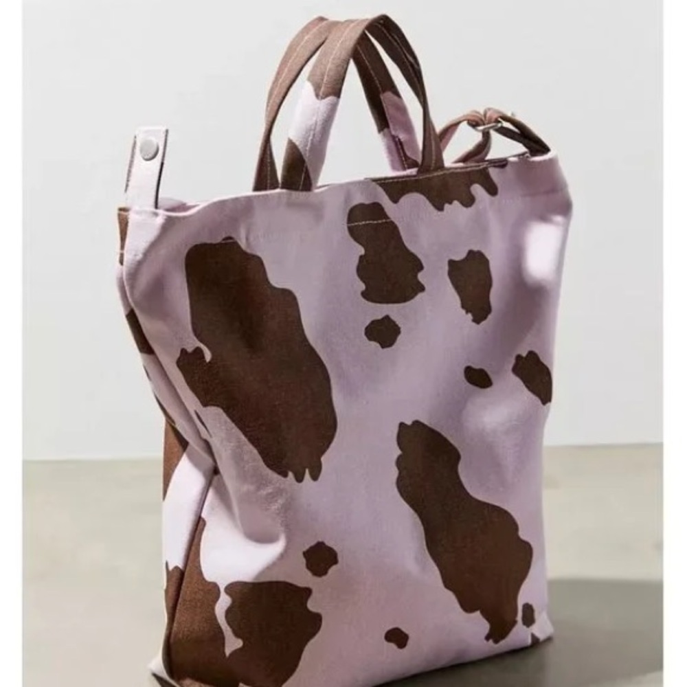 BAGGU Urban Outfitters Exclusive Duck Bag - Pink/Purple Brown Cow Print